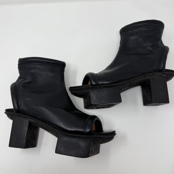 TRIPPEN Metro Black Leather Block Heel Bootie Peep Toe Size 40 US 9 - Picture 1 of 8